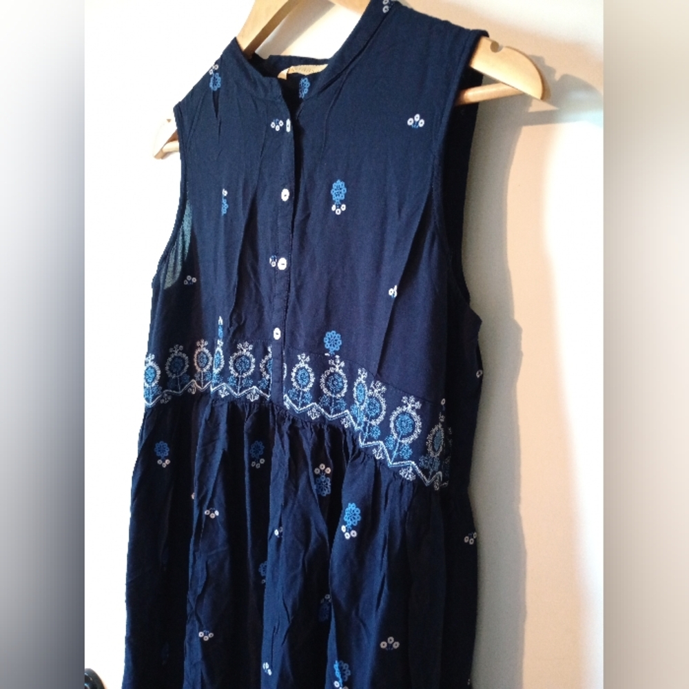 Sleeveless Navy Blue Midi Dress With Embroidered Floral Detailing Size Large - Picture 5 of 12